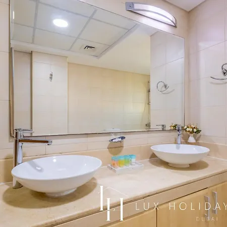 Lux - The Shoreline Penthouse Suite Дубай Екстер'єр фото