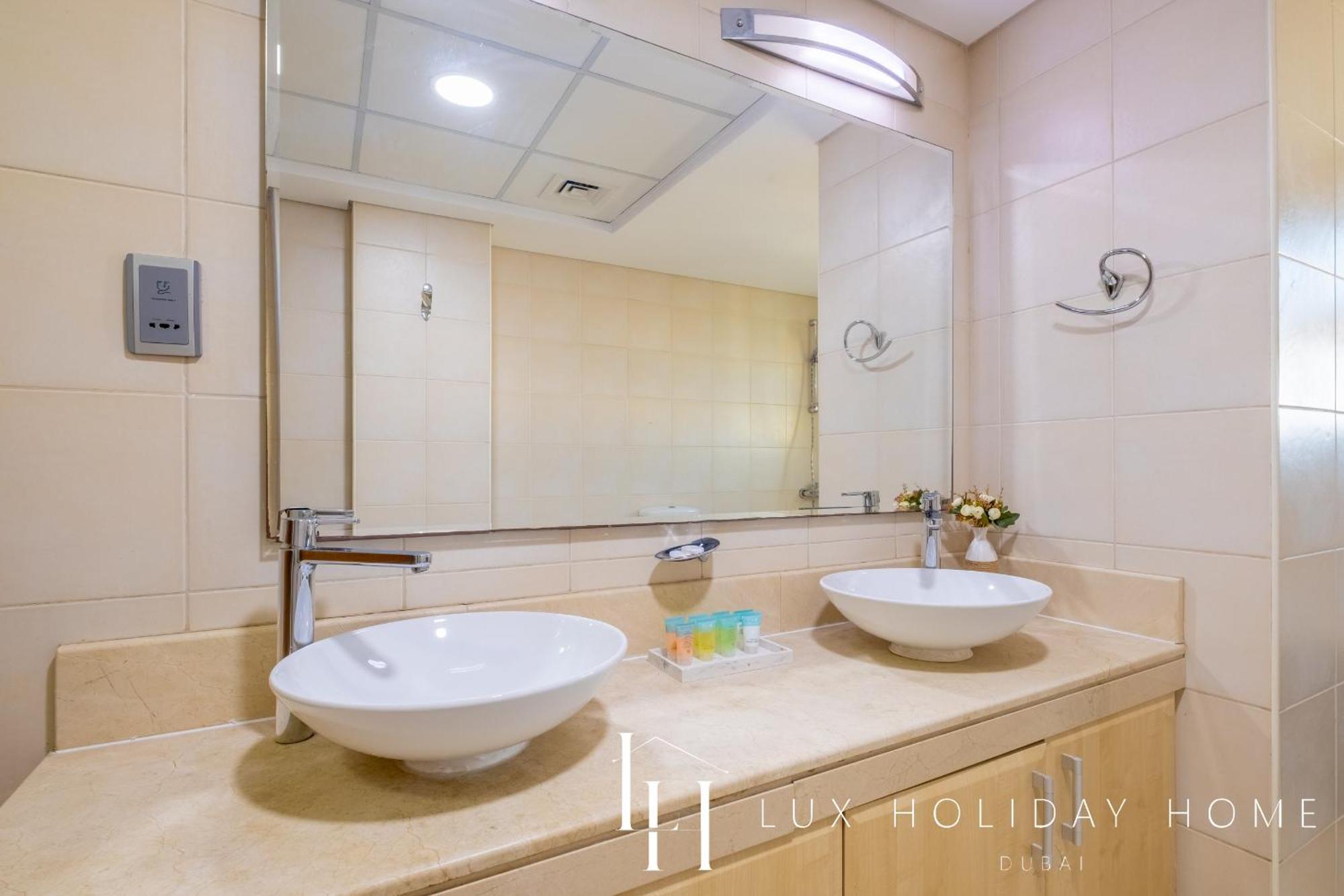 Lux - The Shoreline Penthouse Дубай